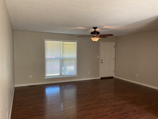 36 Randi Dr