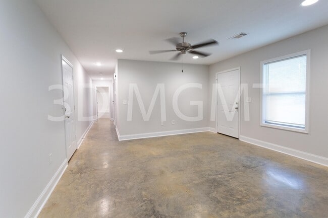 Photo - 129 Southridge Rd