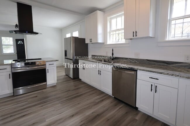 Photo - 2648 Ernest St
