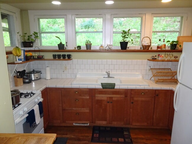 Photo - 718 Cliff St