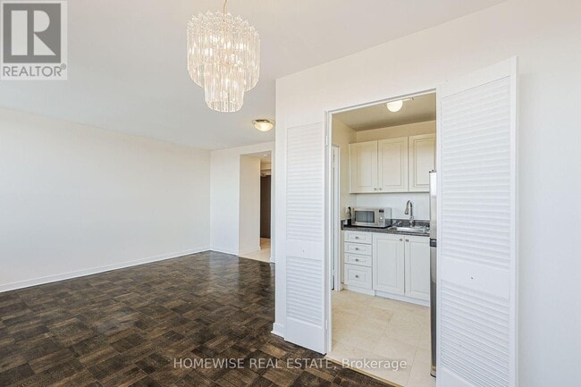 Photo - 485 Kingston Rd Unit 902