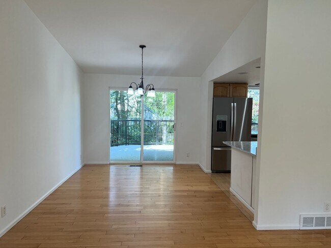 Photo - 4bd/2.75ba Bellevue Home