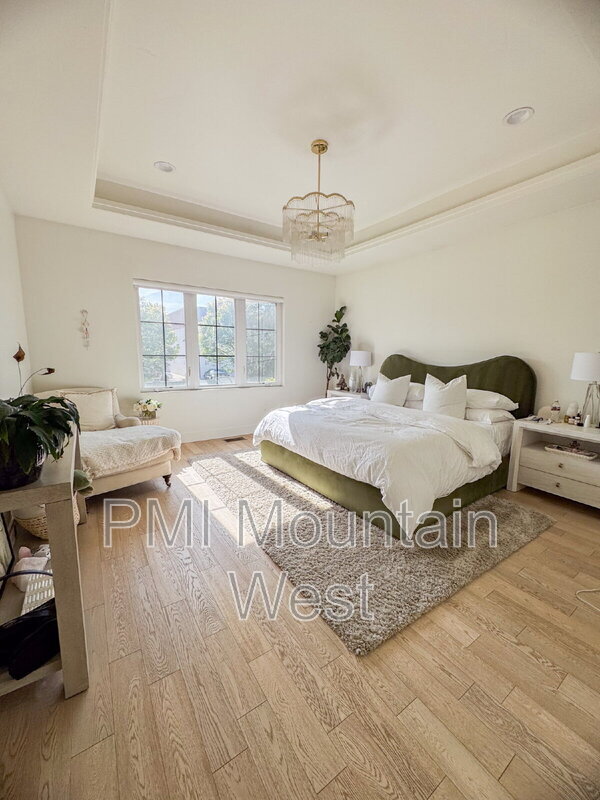 Photo - 703 N 920 E