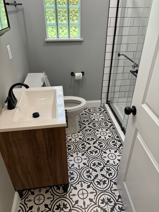 Upstairs bathroom - 3772 Zind Ln