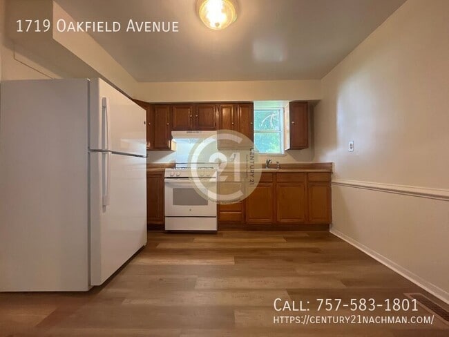 Photo - 1719 Oakfield Ave