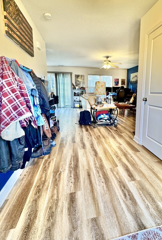 Photo - 140 Broadleaf Dr