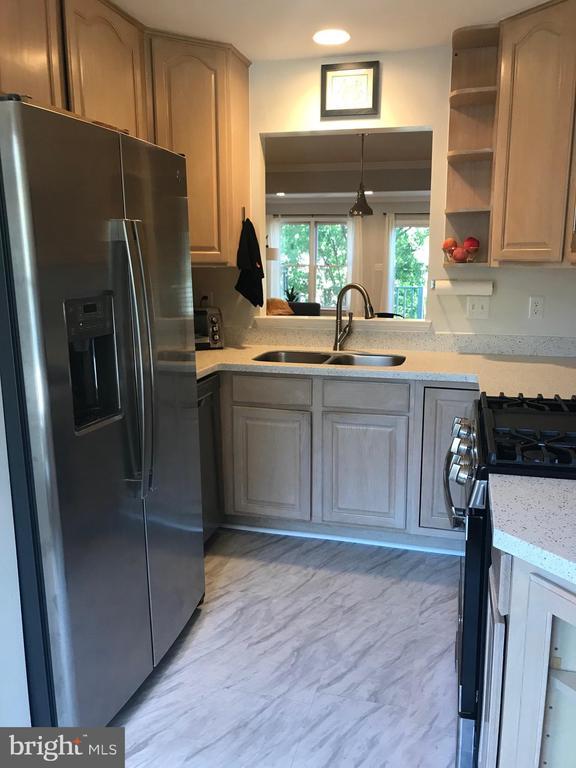 Photo - 539 Tschiffely Square Rd