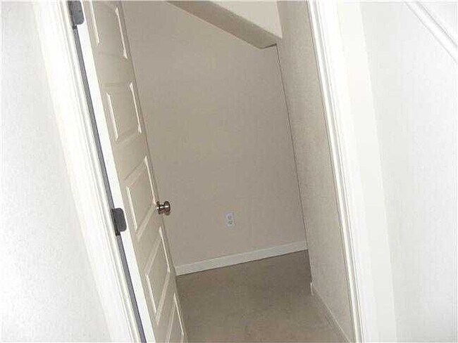 Small home office room on the 1st floor - 2825 Saville Loop