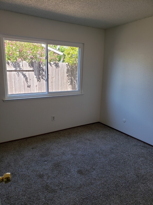 Photo - 9250 Medallion Way