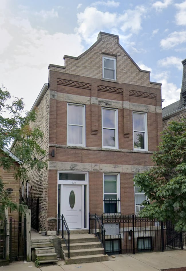 Photo - 723 W 17th St Apartments Unit 2R