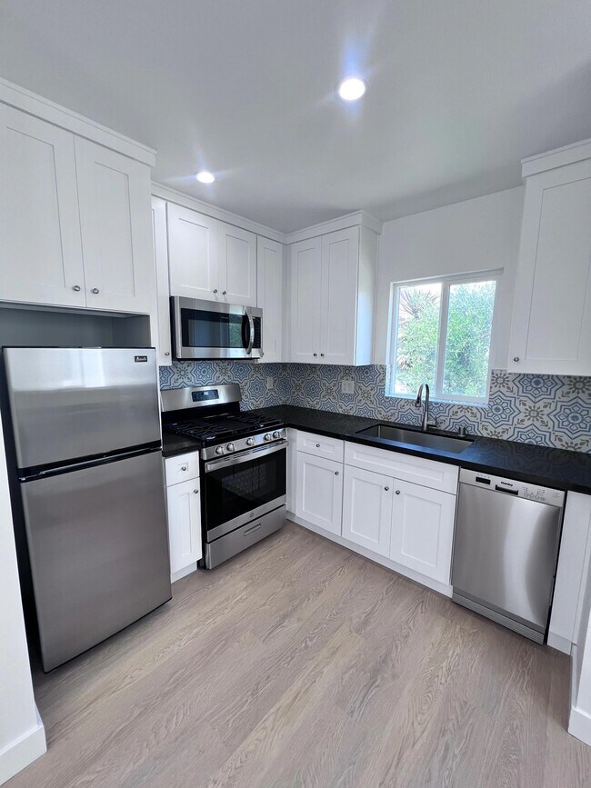 Photo - 3920 W 27th St Unidad 3920 1/2