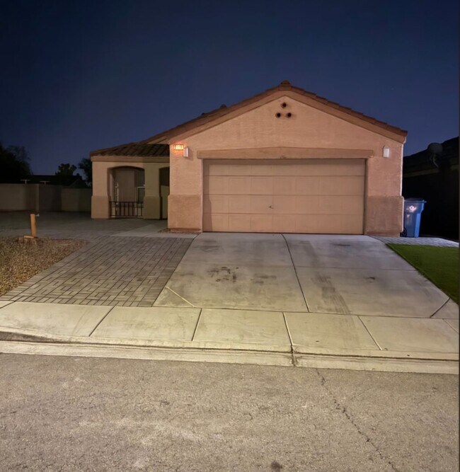 Photo - 5916 Kenmore St