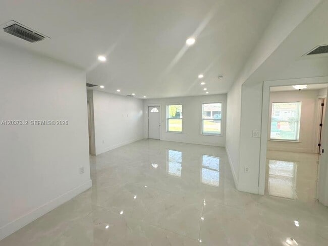 Photo - 1473 NE 30th Ct