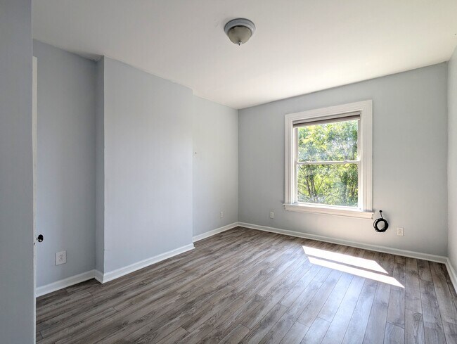 Photo - 5401 Broad St Unit 2