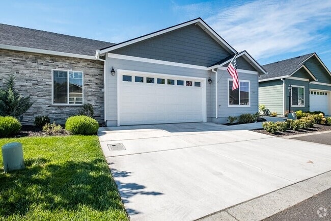 Building Photo - 395 Live Oak Loop Rental