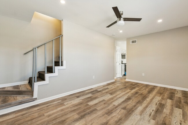 Photo - 1124 Tallow Tree Ln