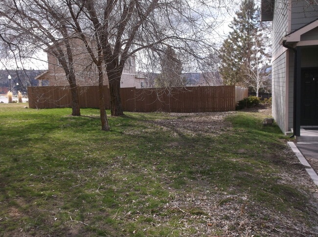 812 W Oregon Ave