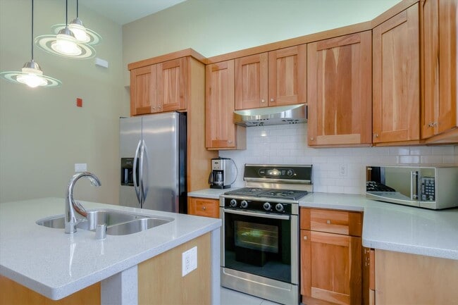 Photo - Completely Renovated Top Floor Unit in Vic...