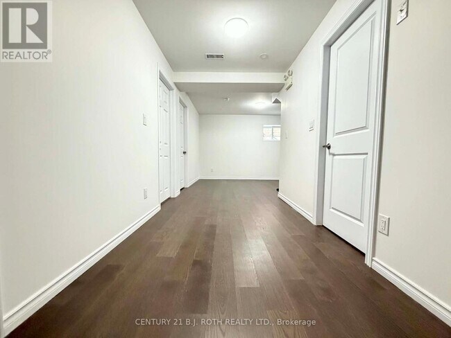 Photo - 90 Pappain Crescent