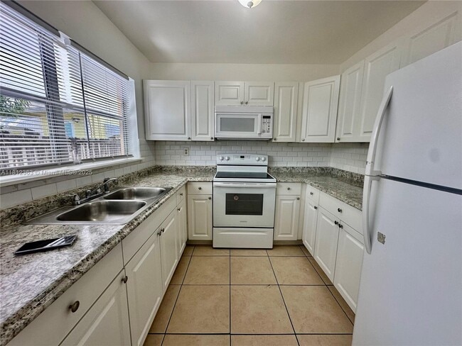 Photo - 1947 Jefferson St Apartment Unit 2