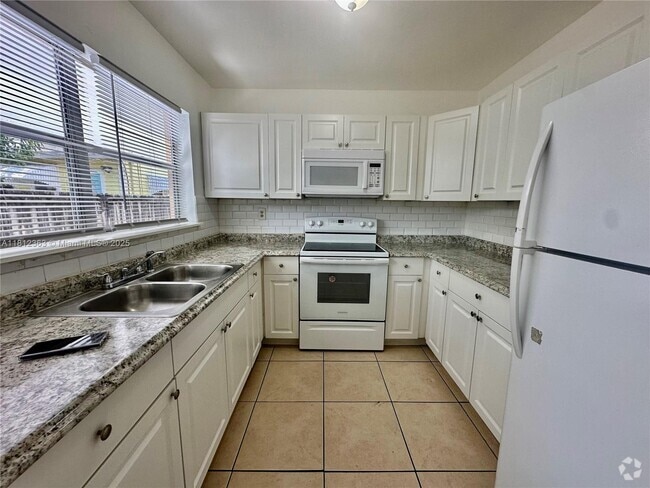 Building Photo - 1947 Jefferson St Unit 2 Rental