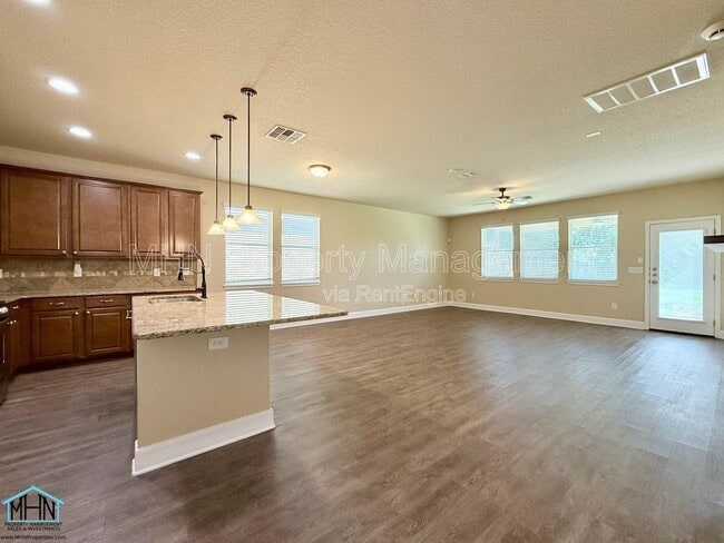 Photo - 12807 Waterlily Way