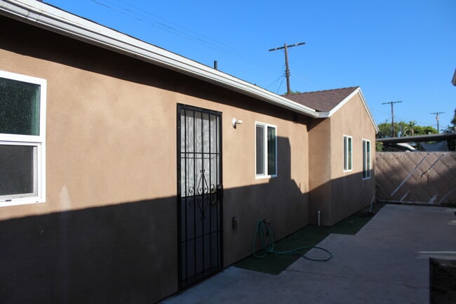Photo - 8155 Cantaloupe Ave Casa