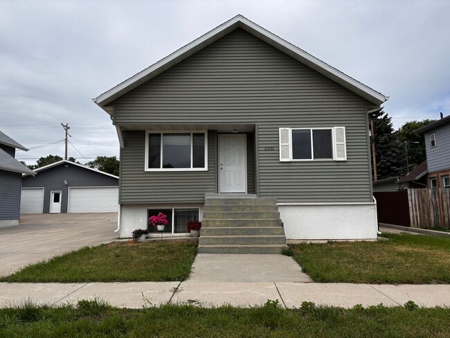 Building Photo - 1008 Unit 1008 A