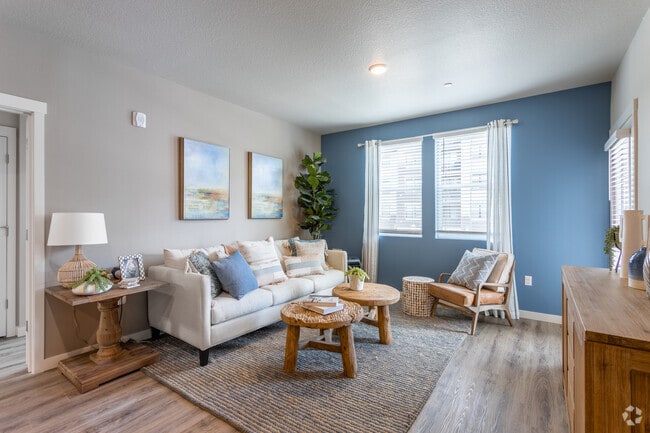 2BR, 2BA - 965 SF