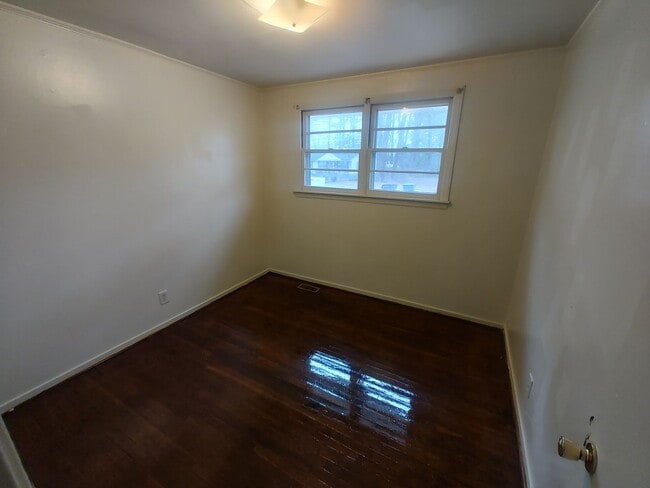 Photo - 2204 Hawthorne Ave