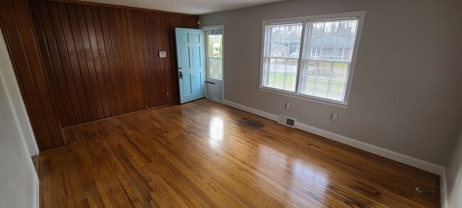 Photo - Great home in popular Gordon Manor