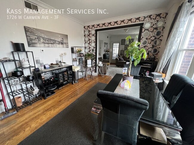 Photo - 1726 W Carmen Ave Unidad 3F