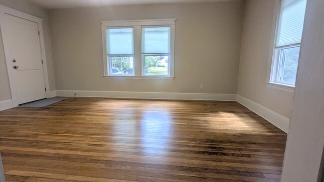 Building Photo - 81 Woburn St Unit 1