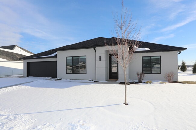 Building Photo - 4400 Royal County Rd