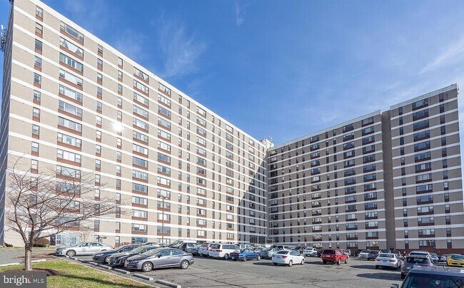 Photo - 4600 Duke St Unit 617