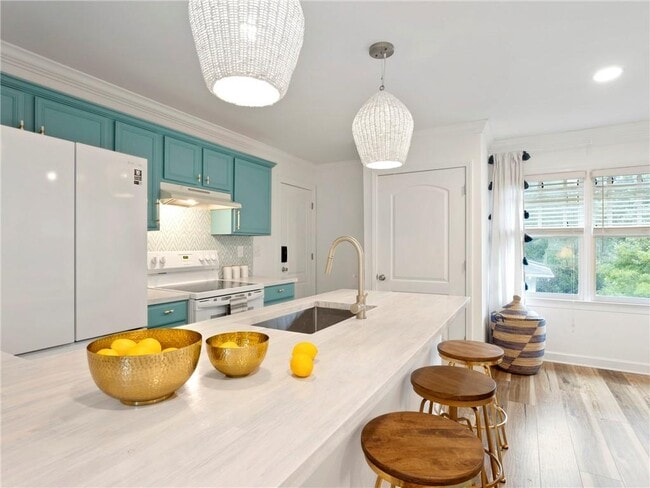 Photo - 325 Sinclair Ave NE