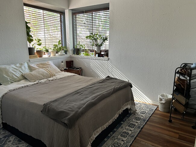 Photo - 2010 Elder Way