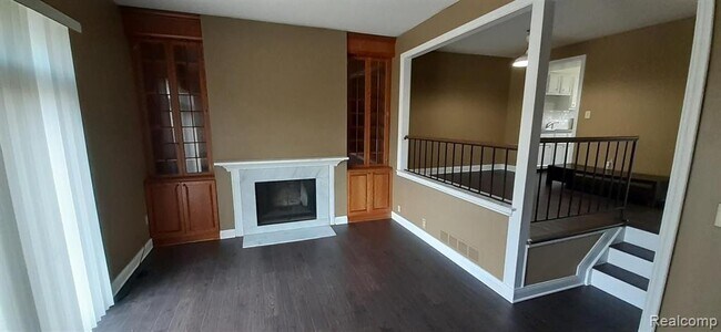 Photo - 5089 Buckingham Pl Dr