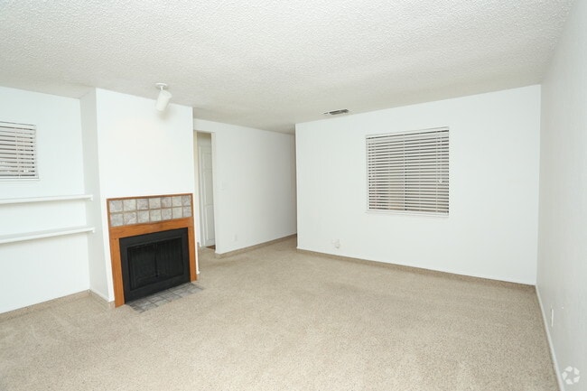 2BR 1BA- Livingroom