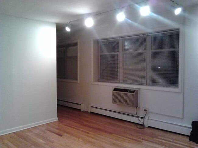 Photo - 4258 N Greenview Ave Unidad 2E