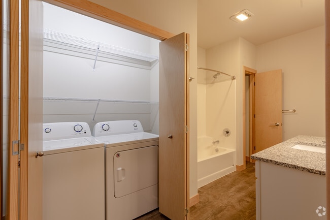 2BR, 2BA - C1