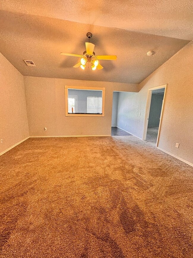Photo - 4401 SE 86th St