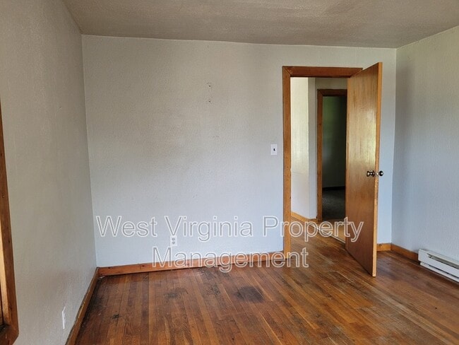 Photo - 606 21st St W Unit B