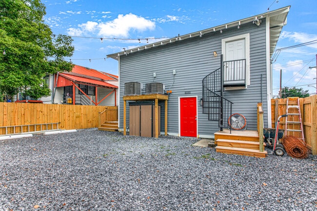 Building Photo - 2230 Amelia St Rental