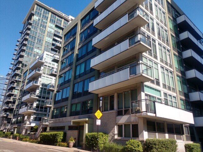 Building Photo - 660 W Wayman St Unit 206B Rental