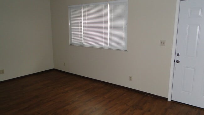 Photo - 433 N Old St Louis Rd Unidad 433