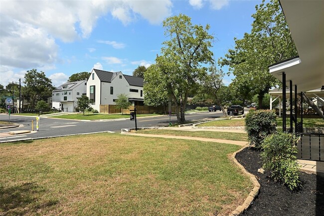 Photo - 2110 Westover Rd