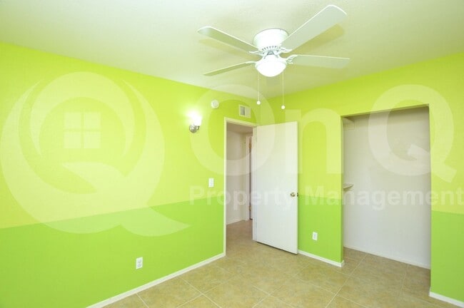 Photo - 26 E Ivy St House