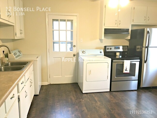 12 Bonsell Pl