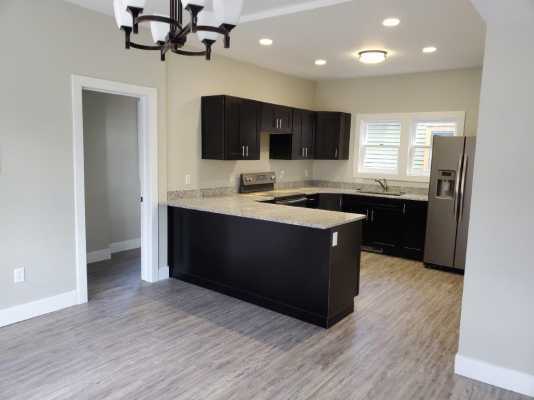 Photo - 724 S Burdick St